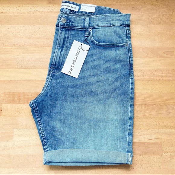 NWT Calvin Klein Straight Rolled Hem Denim Shorts - Picture 2 of 6